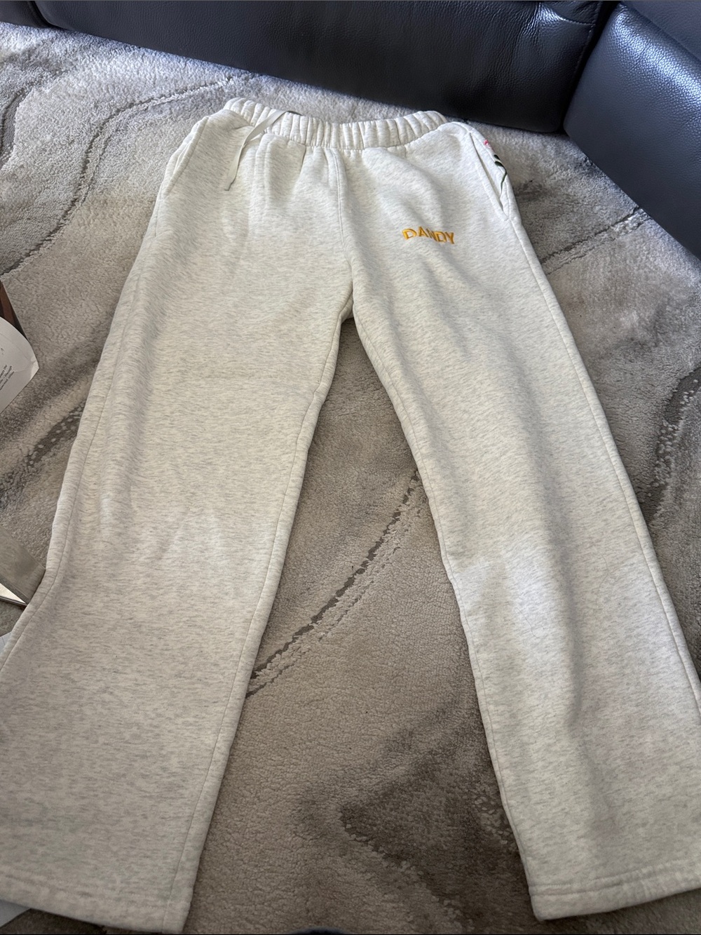Dandy gift giving sweatpants